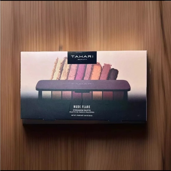 Tahari Nude Flare Eyeshadow Palette - Picture 1 of 2